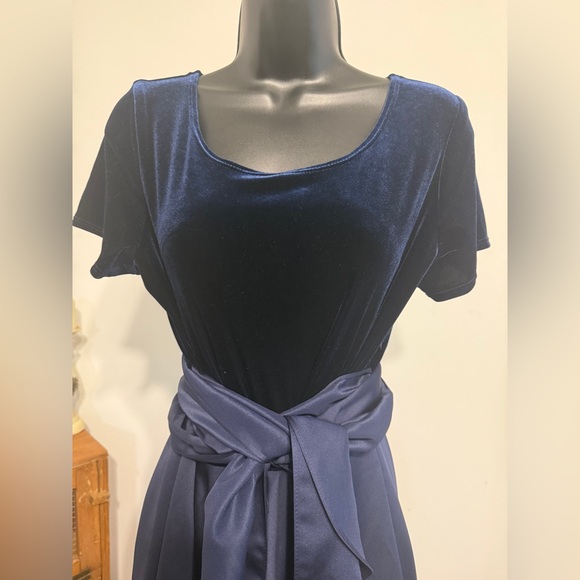 👗CDC Caren Desire’e Company Velvet & Taffeta Gown. Color:Navy Blue. Size: 14 - Picture 6 of 11